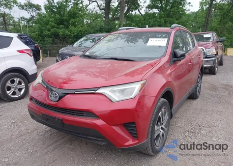 2017 Toyota Rav4 Le z USA, uszkodzony, nr VIN JTMZFREV5HJ112152